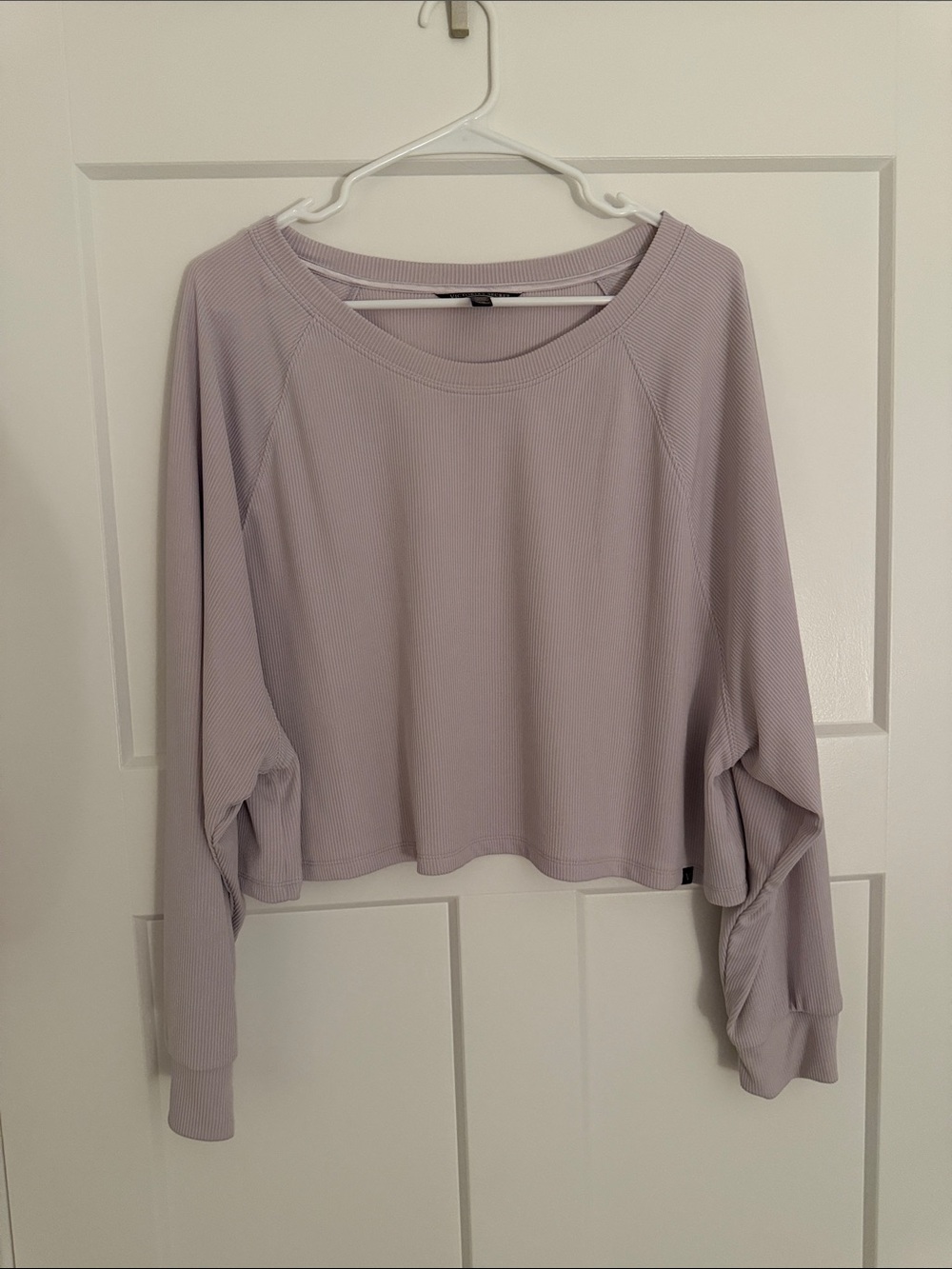 VS Cropped Long-Sleeve Ribbed Top